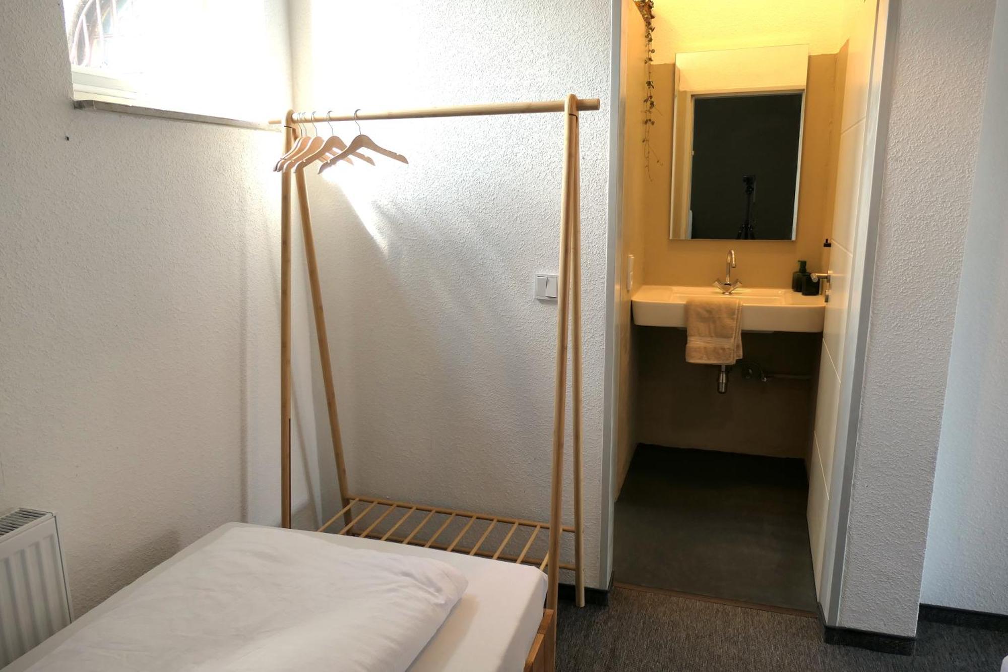 Stilvolle Erdgeschoss-Wohnung: Gemuetlich Eingerichtet Mit Eigenem Eingang ゲルゼンキルヒェン エクステリア 写真