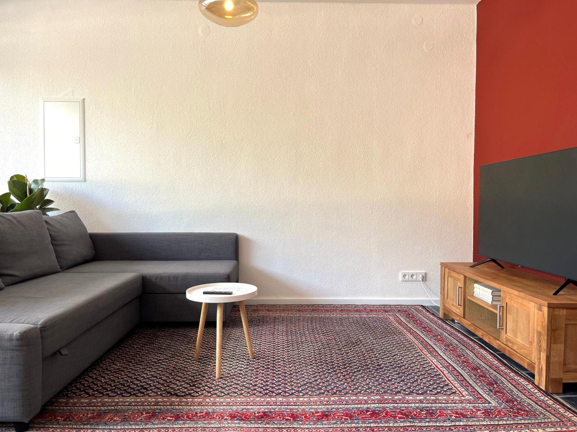 Stilvolle Erdgeschoss-Wohnung: Gemuetlich Eingerichtet Mit Eigenem Eingang ゲルゼンキルヒェン エクステリア 写真